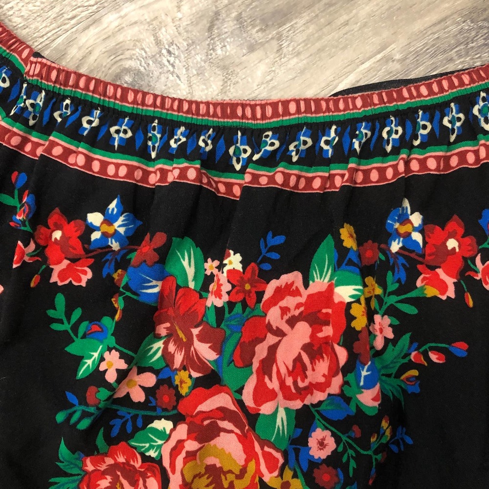 Flying Tomato Floral Off the Shoulder Top Medium Black Floral Print Shirt - Picture 11 of 14